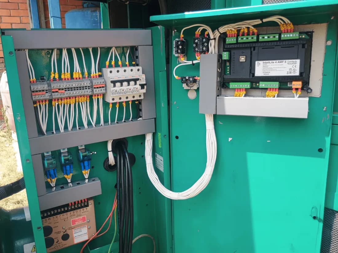 Tablero de control de una planta eléctrica de respaldo